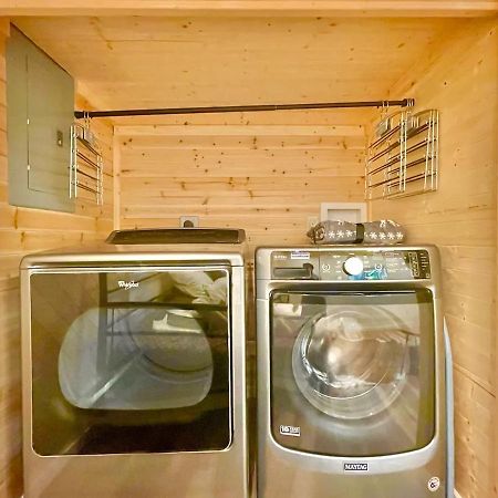 New Tiny Cabin Hot Tub Firepit Fenced Yard 세비어빌 외부 사진