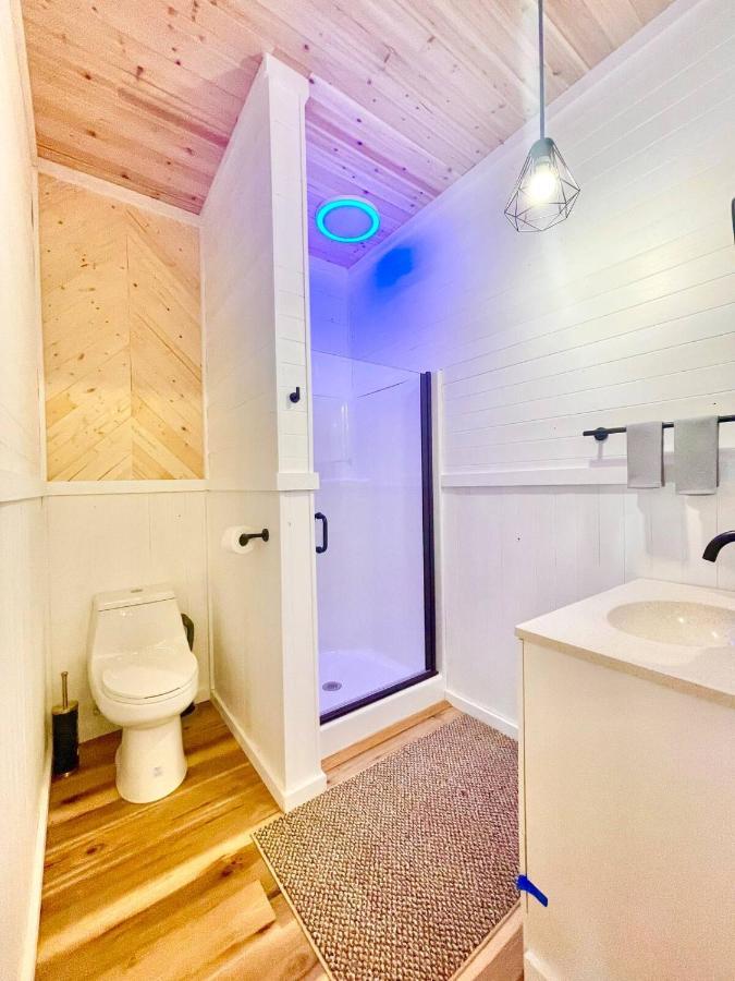 New Tiny Cabin Hot Tub Firepit Fenced Yard 세비어빌 외부 사진