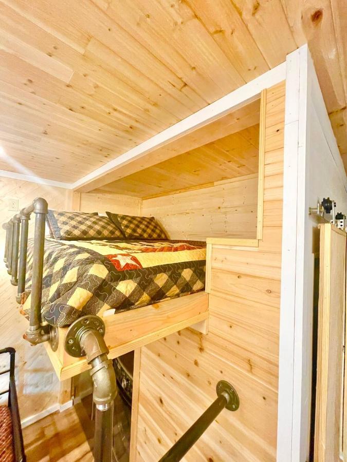 New Tiny Cabin Hot Tub Firepit Fenced Yard 세비어빌 외부 사진