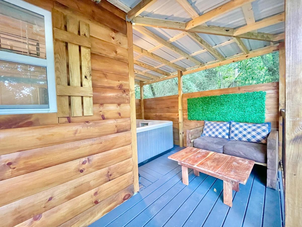 New Tiny Cabin Hot Tub Firepit Fenced Yard 세비어빌 외부 사진