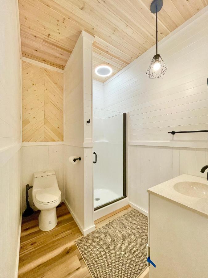 New Tiny Cabin Hot Tub Firepit Fenced Yard 세비어빌 외부 사진
