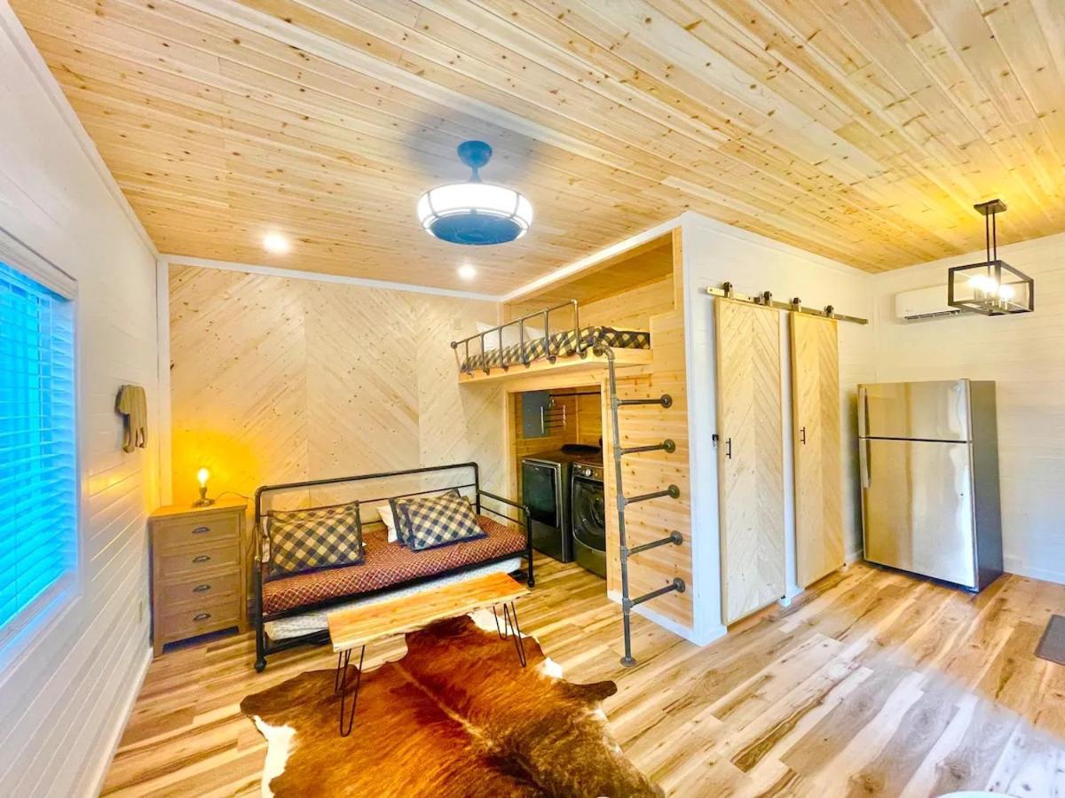 New Tiny Cabin Hot Tub Firepit Fenced Yard 세비어빌 외부 사진